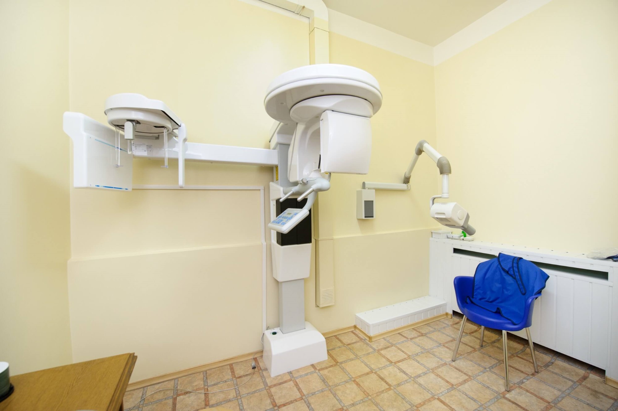 equipment-in-x-rays-cabinet-at-the-hospital-2021-08-31-01-55-33-utc-Custom-Custom.jpg
